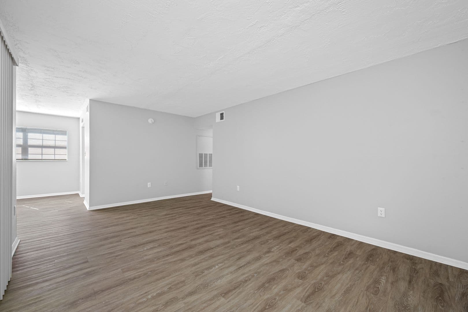 Largo Apartment: 1500 W Bay Dr