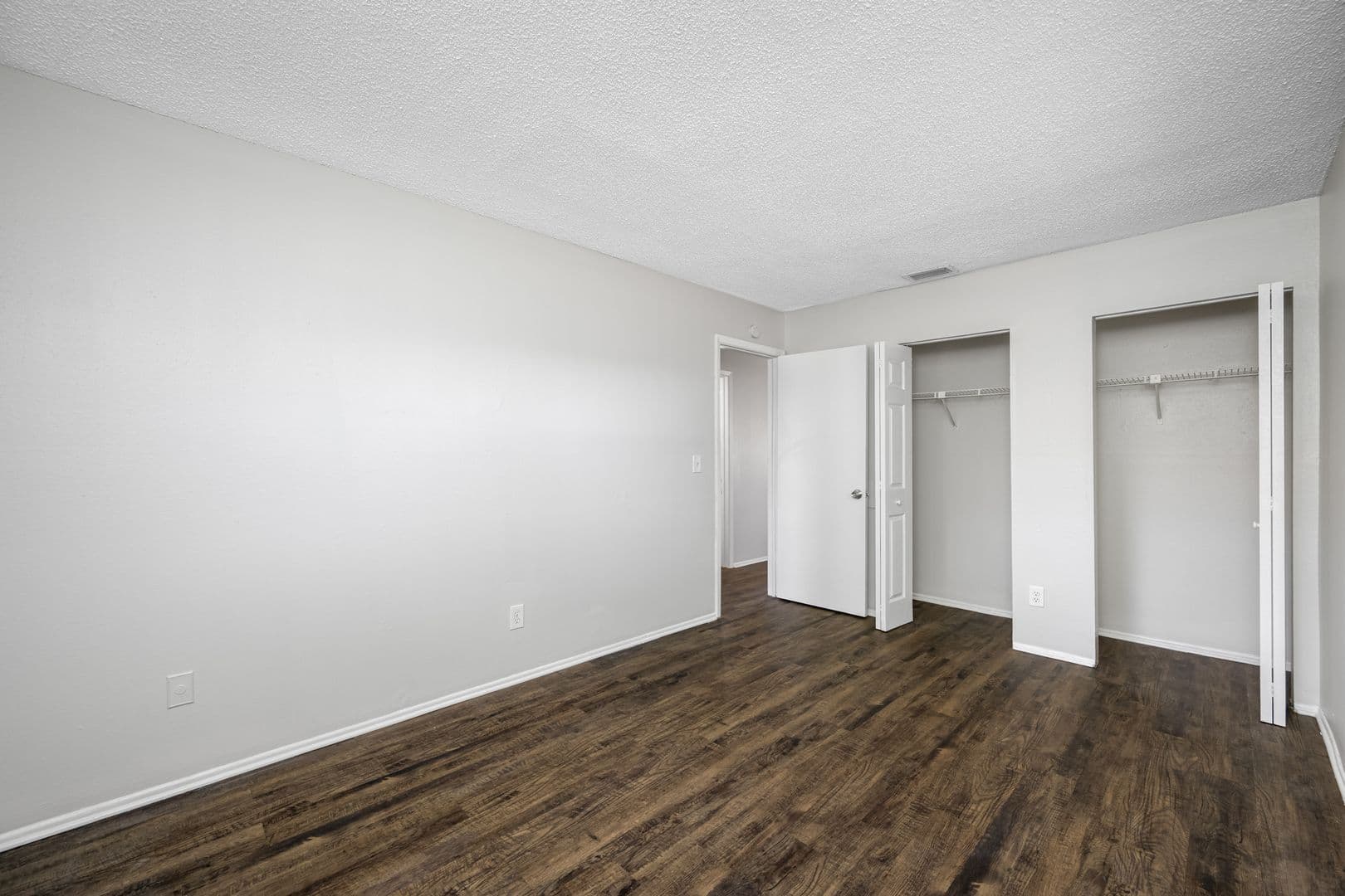 Pinellas Park Apartment: 4520 76th Ave N