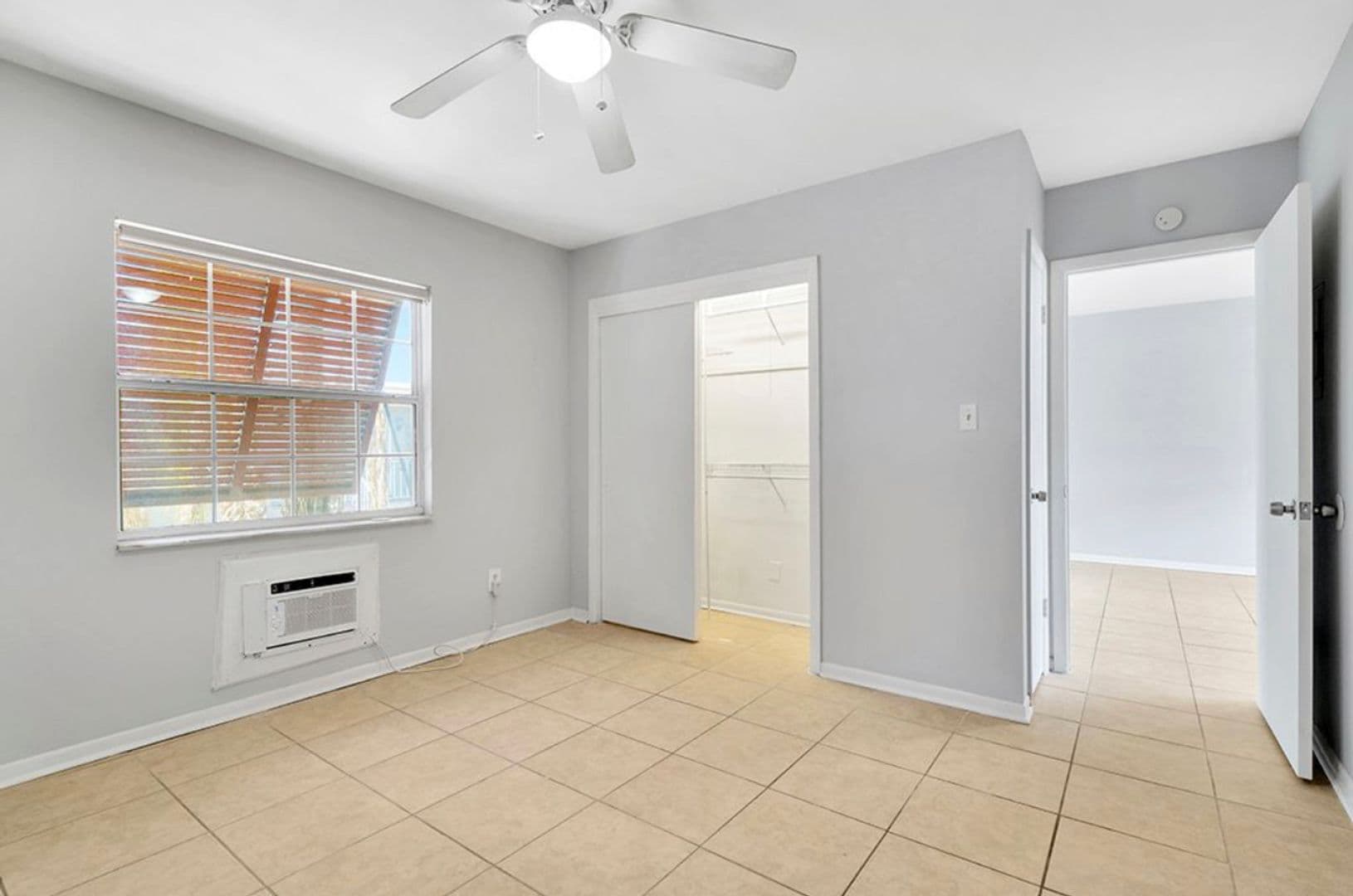 Tampa Apartment: 211 Danube Ave