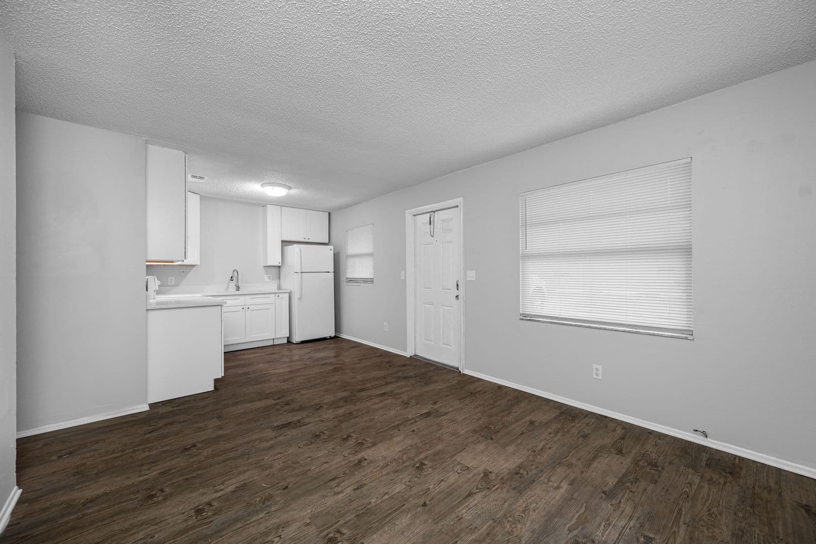 Pinellas Park Apartment: 4520 76th Ave N