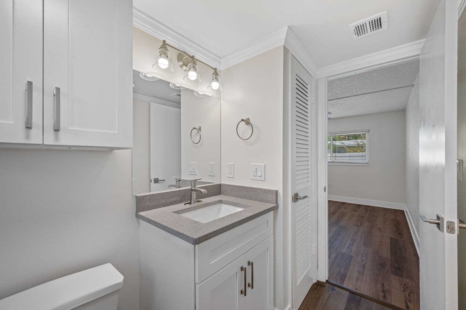 Clearwater Apartment: 1142 Sunset Point Rd