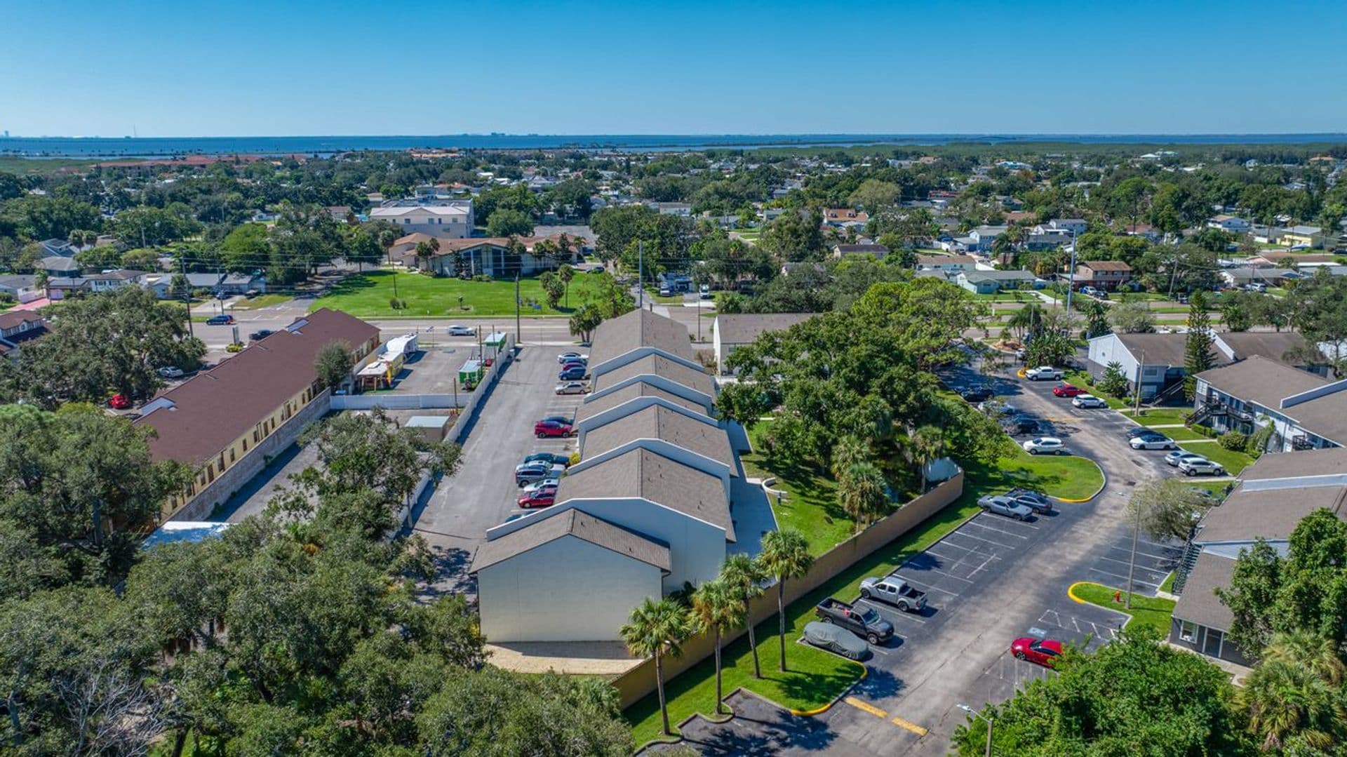 Tampa Townhome: 6119 Memorial Hwy