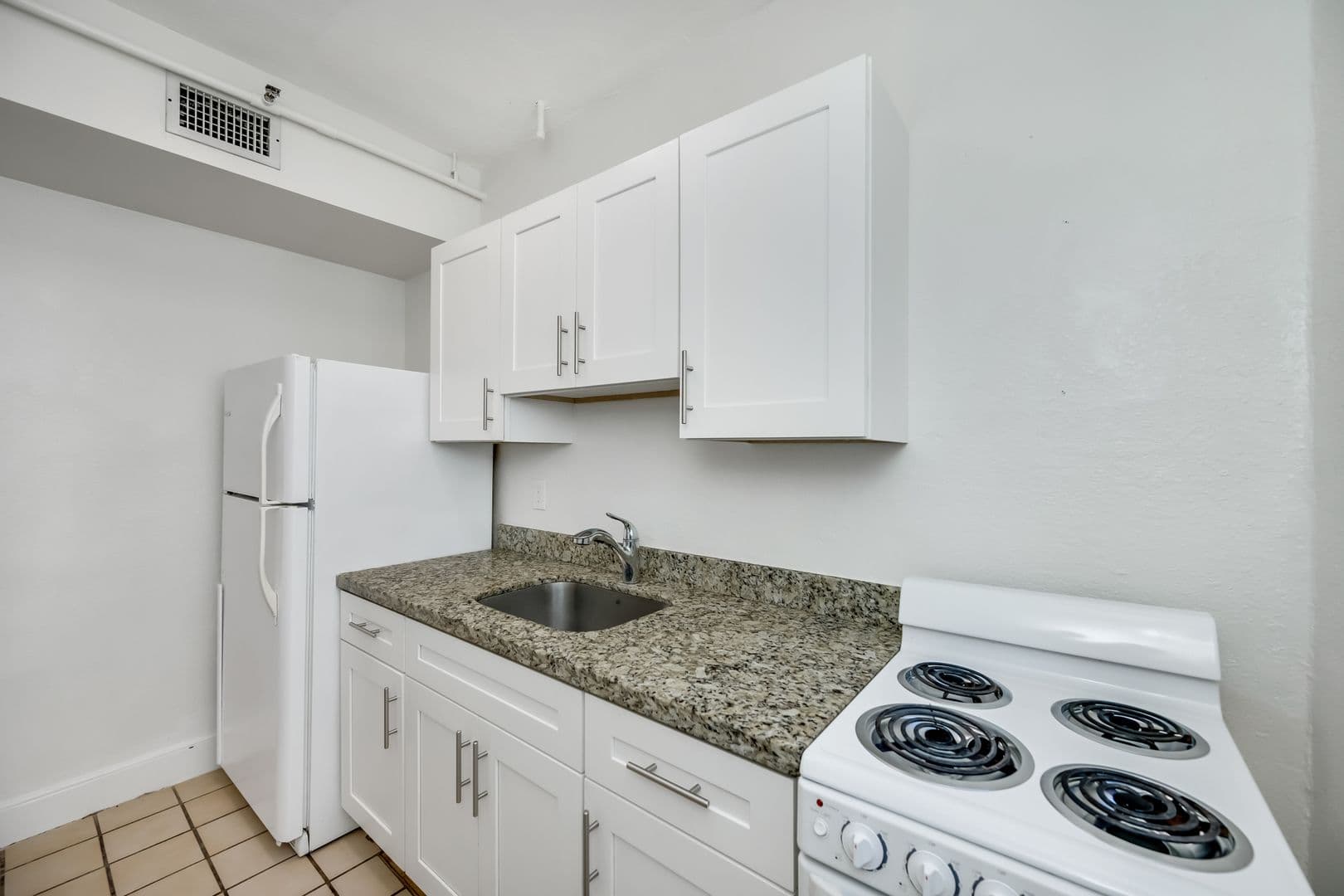 St Petersburg Apartment: 324 Grove Street North