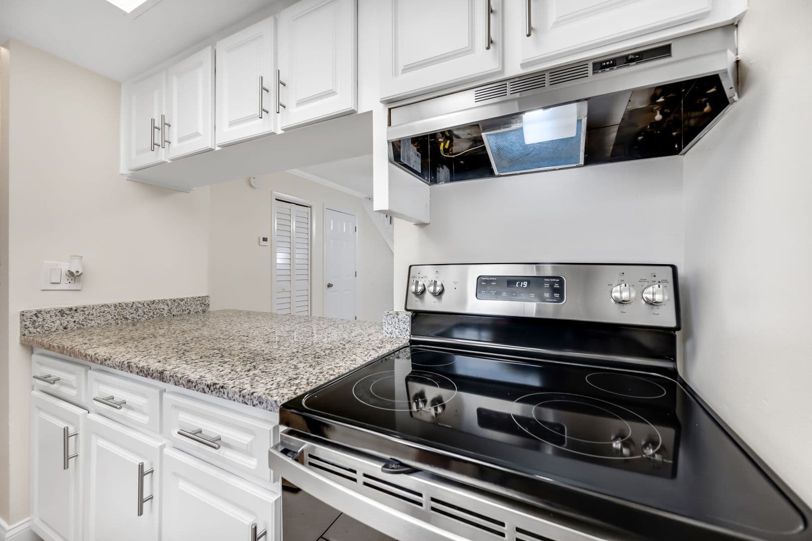 Tampa Townhome: 6119 Memorial Hwy