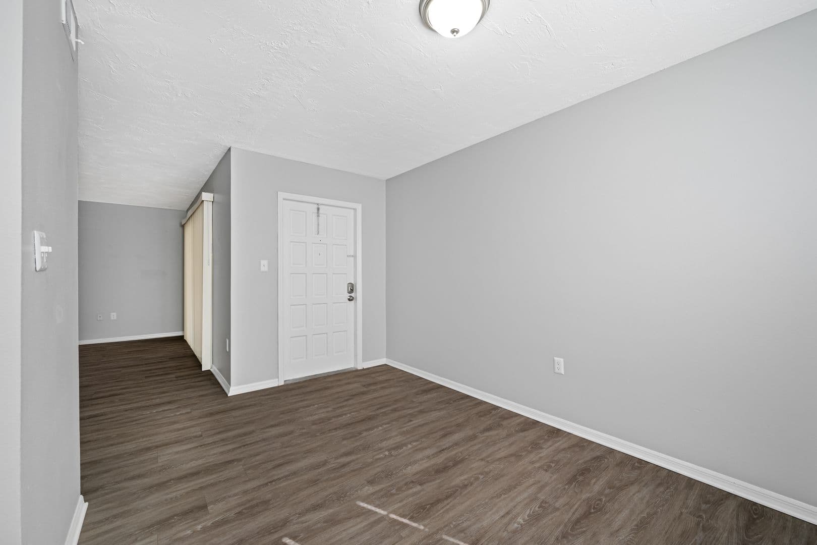 Largo Apartment: 1500 W Bay Dr
