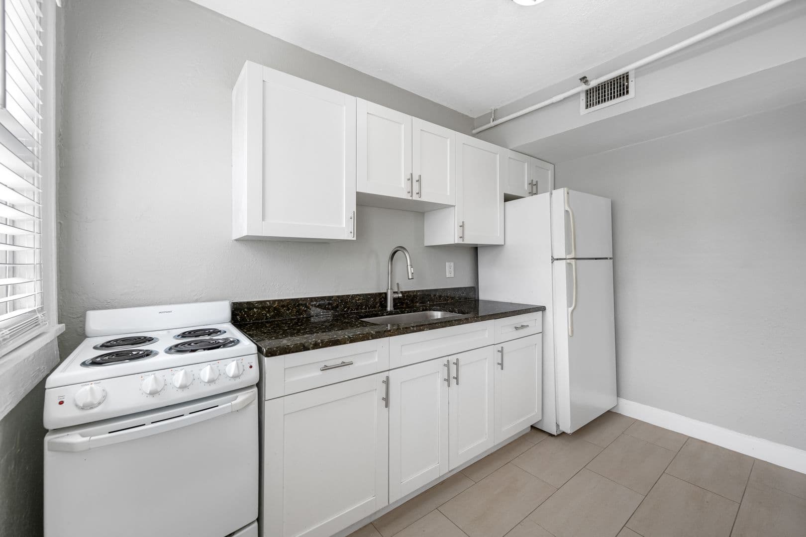 St Petersburg Apartment: 324 Grove Street North