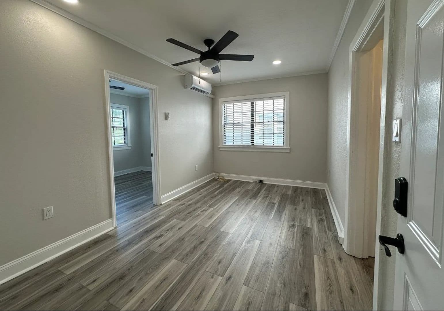Tampa Apartment: 517 Columbia Dr.