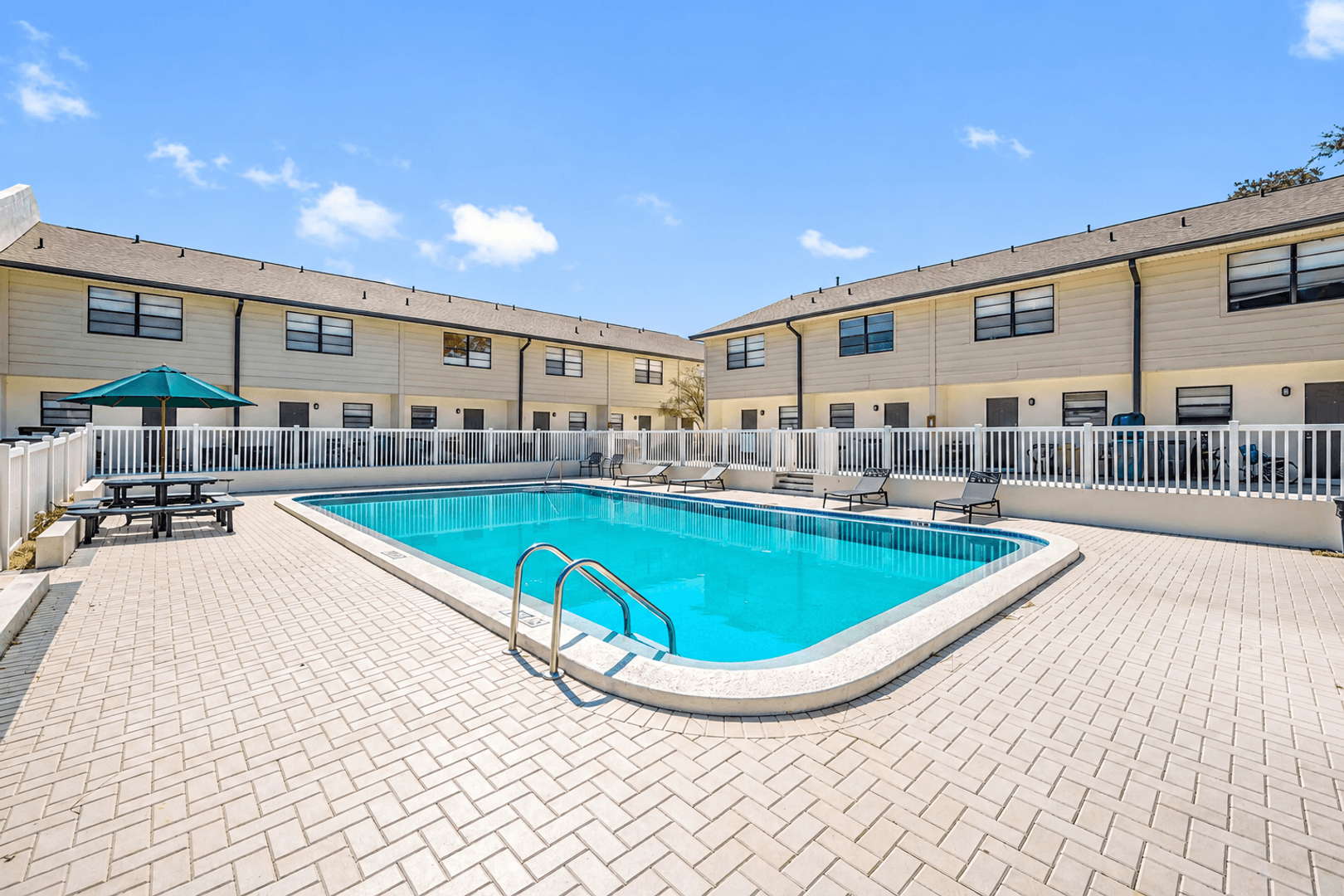 Tampa Townhome: 6119 Memorial Hwy