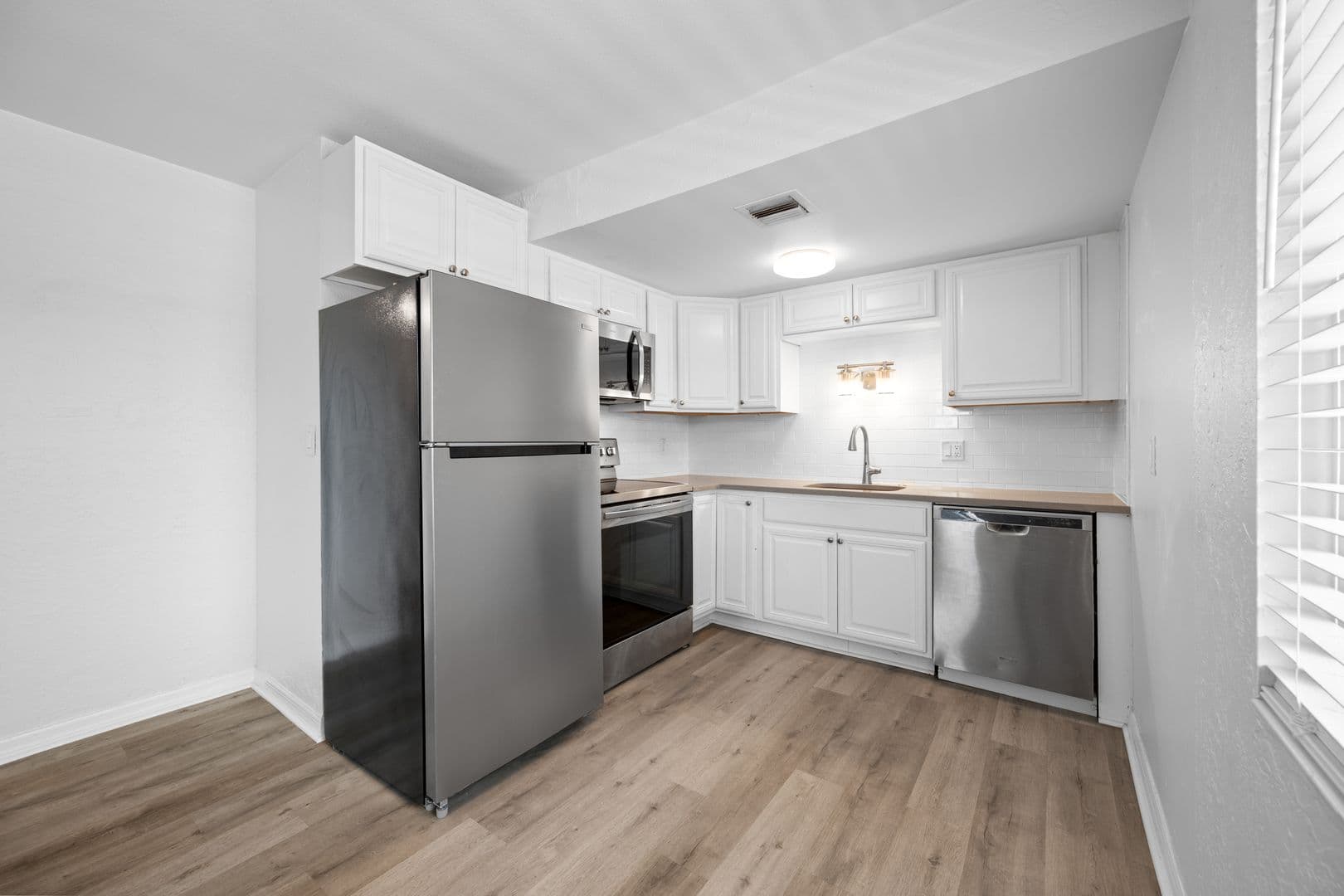 Clearwater Apartment: 1142 Sunset Point Rd