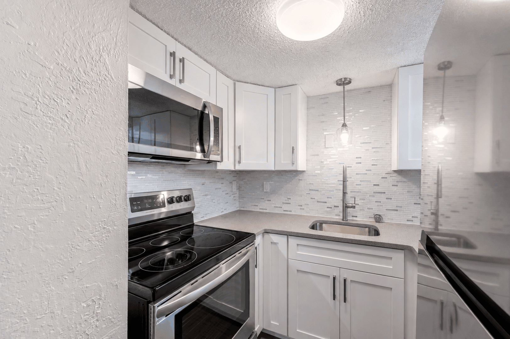 Clearwater Apartment: 1142 Sunset Point Rd