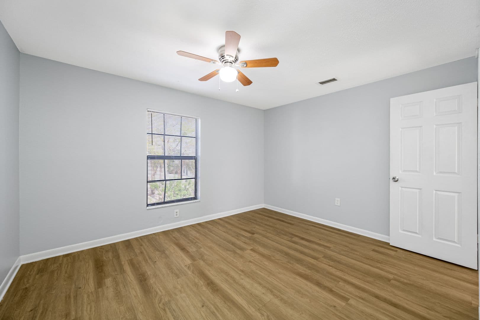 Tampa Apartment: 1308 W Waters Ave