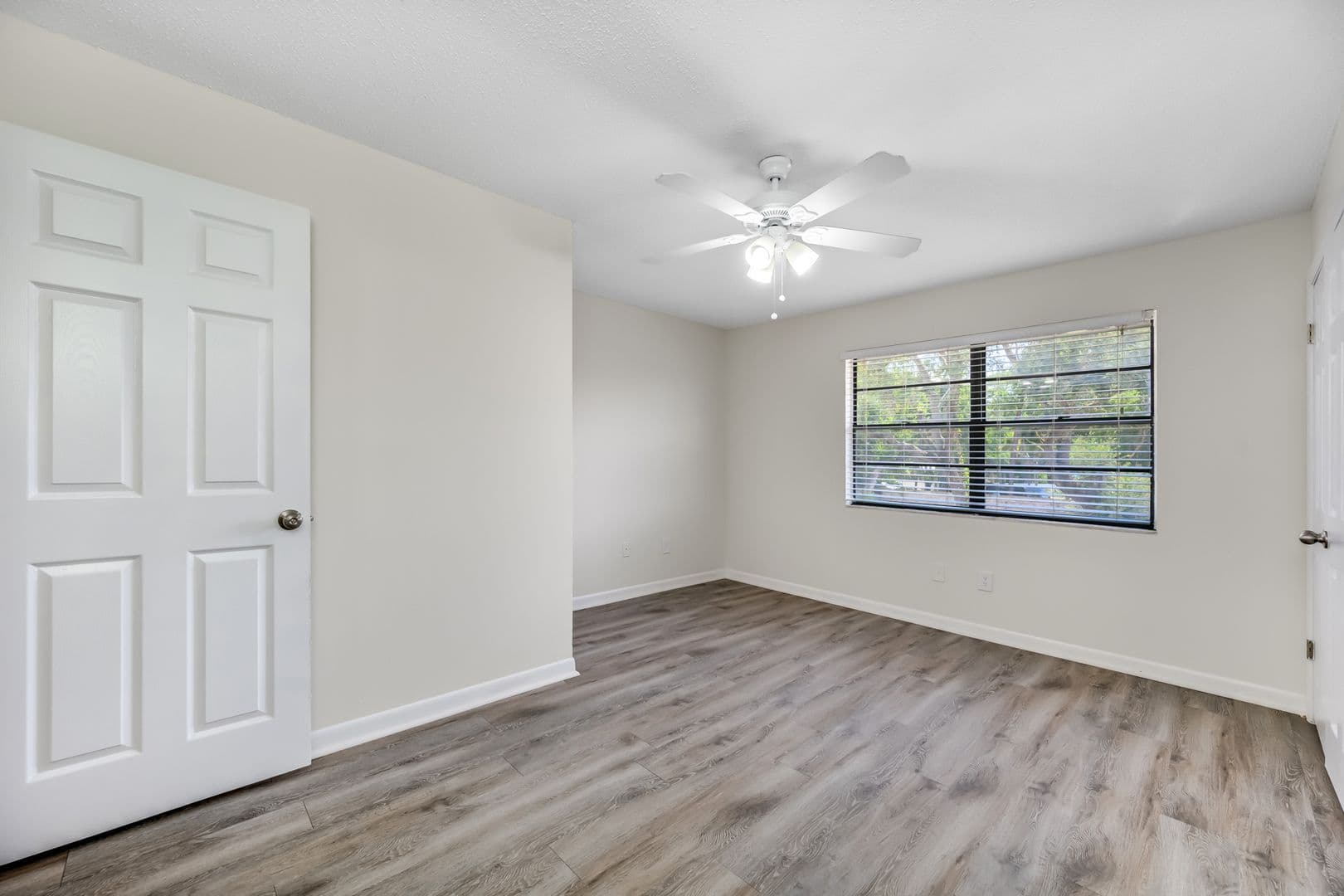 Tampa Townhome: 6119 Memorial Hwy