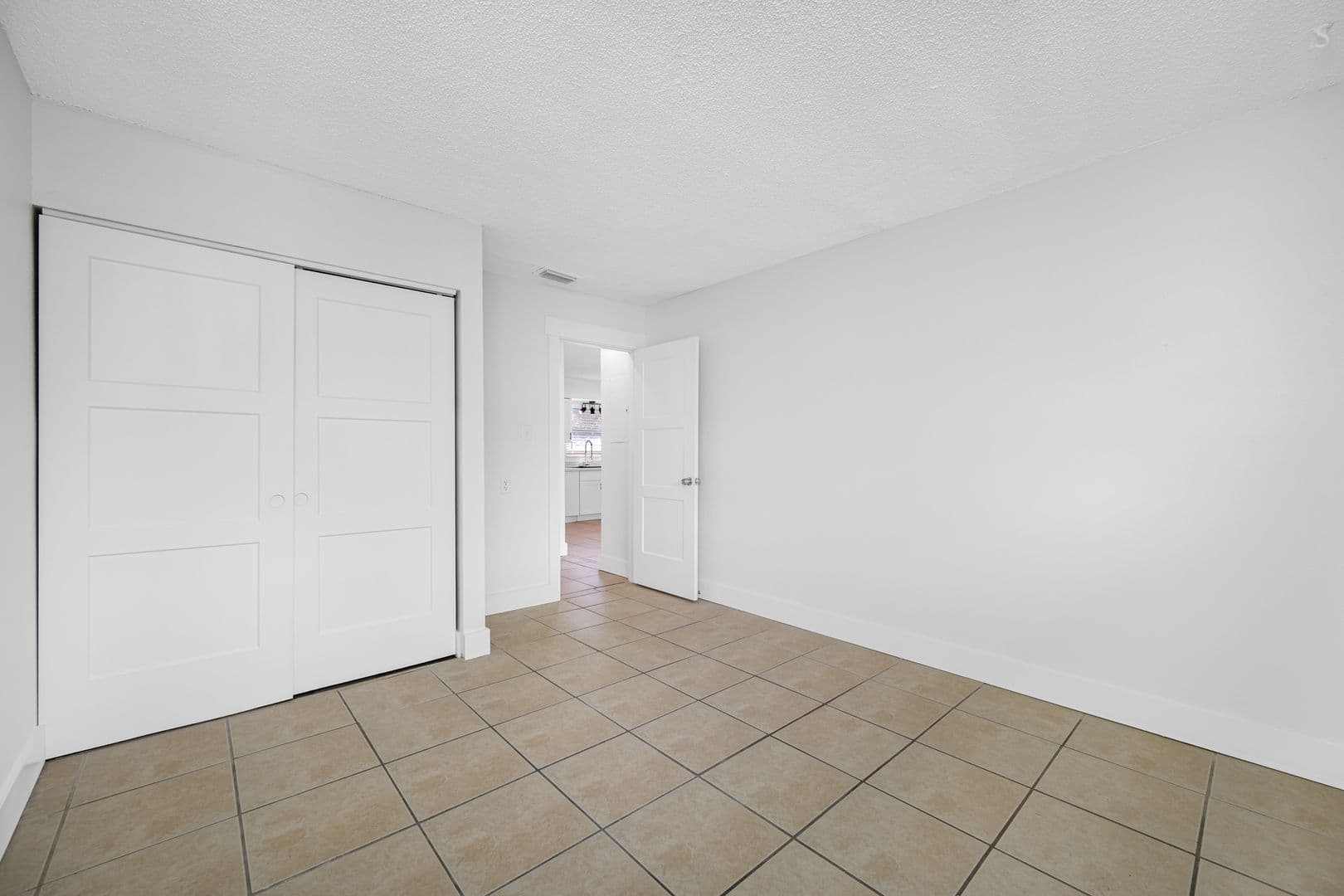 St Petersburg Apartment: 500 89th Avenue N