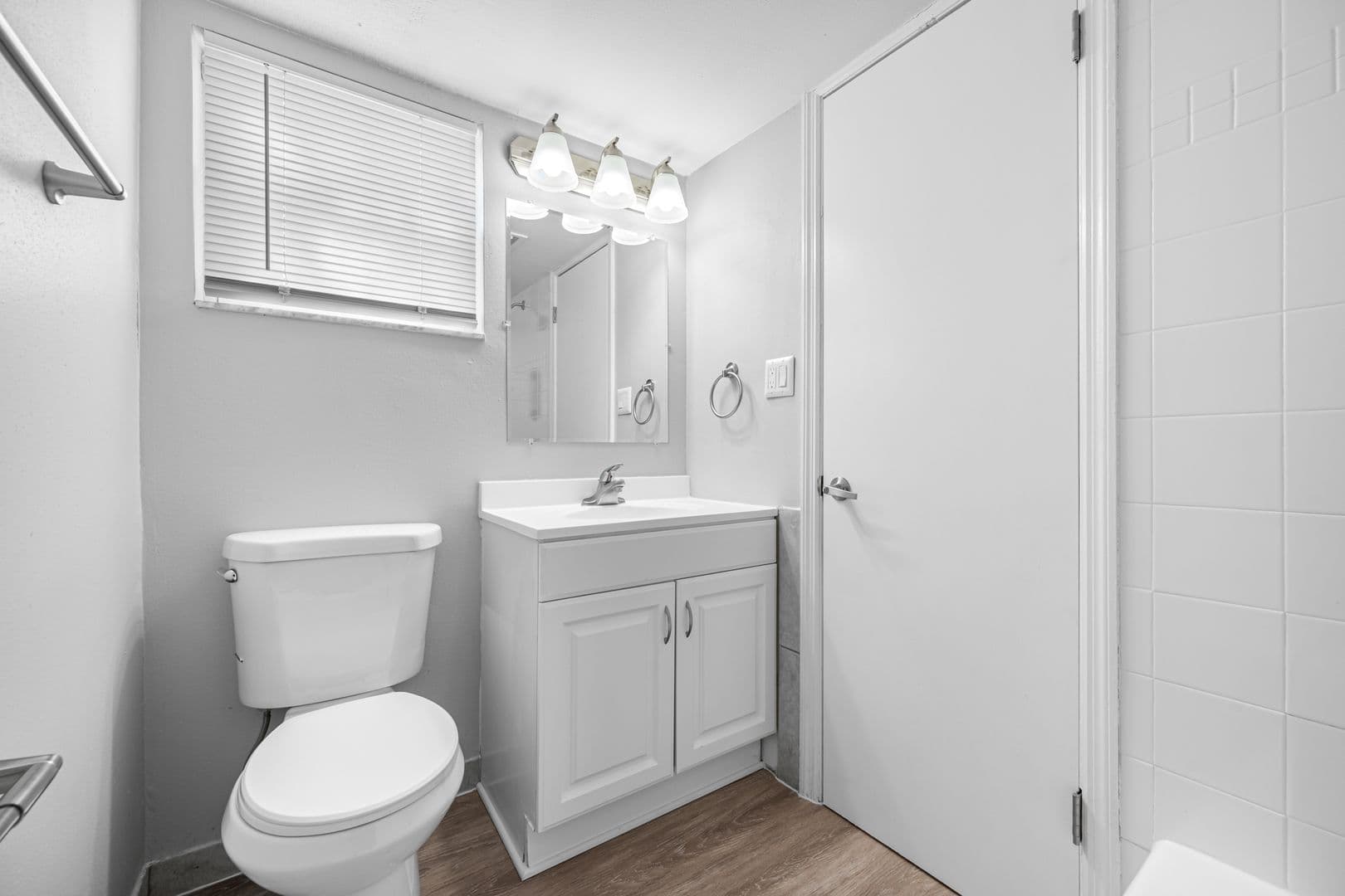 Largo Apartment: 1500 W Bay Dr