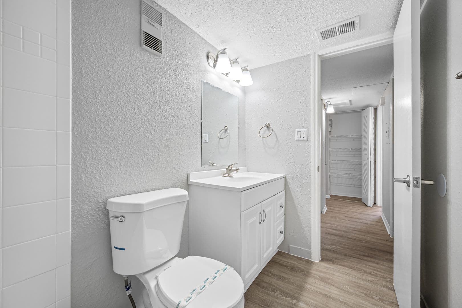 Largo Apartment: 1500 W Bay Dr