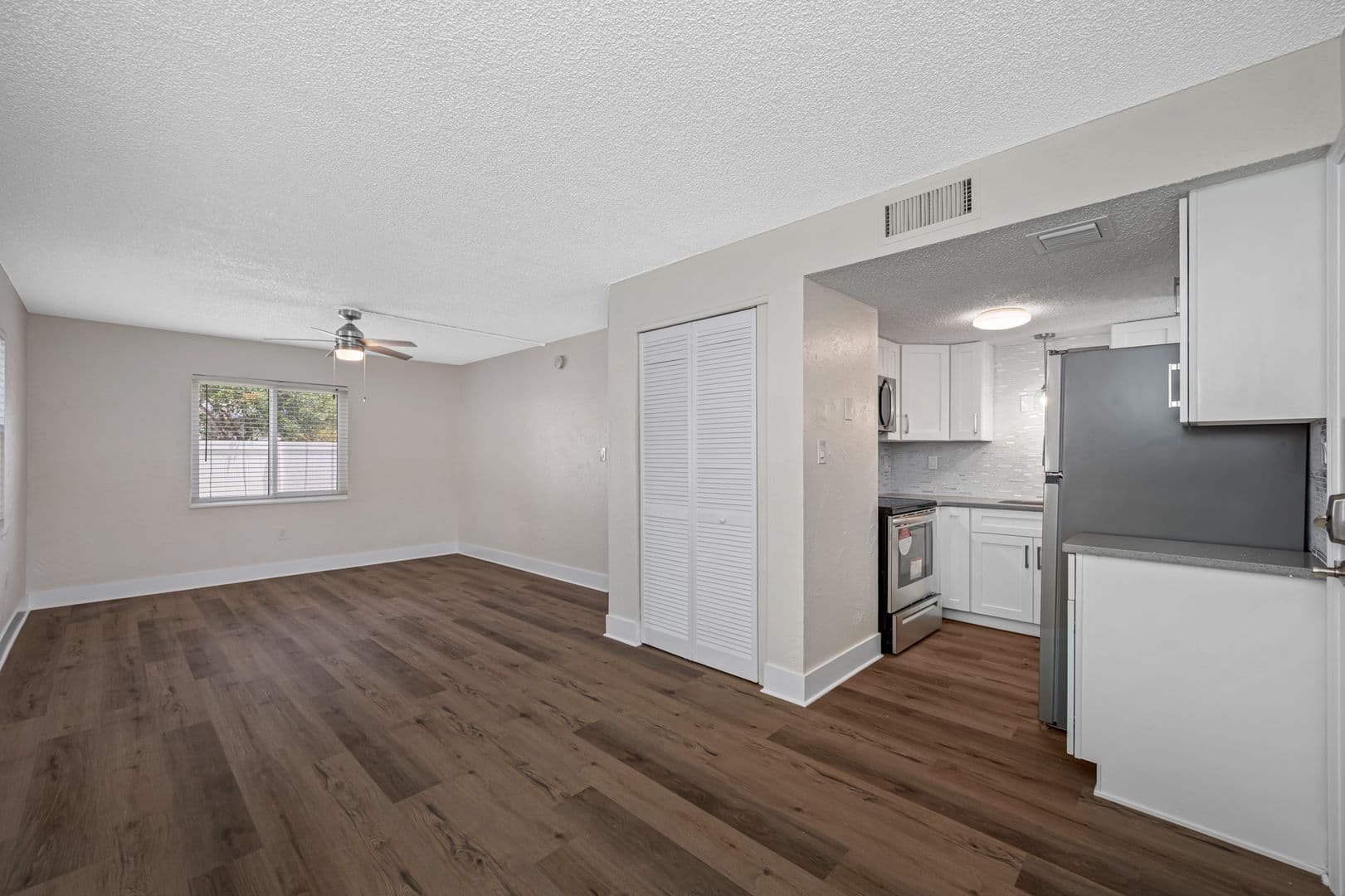 Clearwater Apartment: 1142 Sunset Point Rd