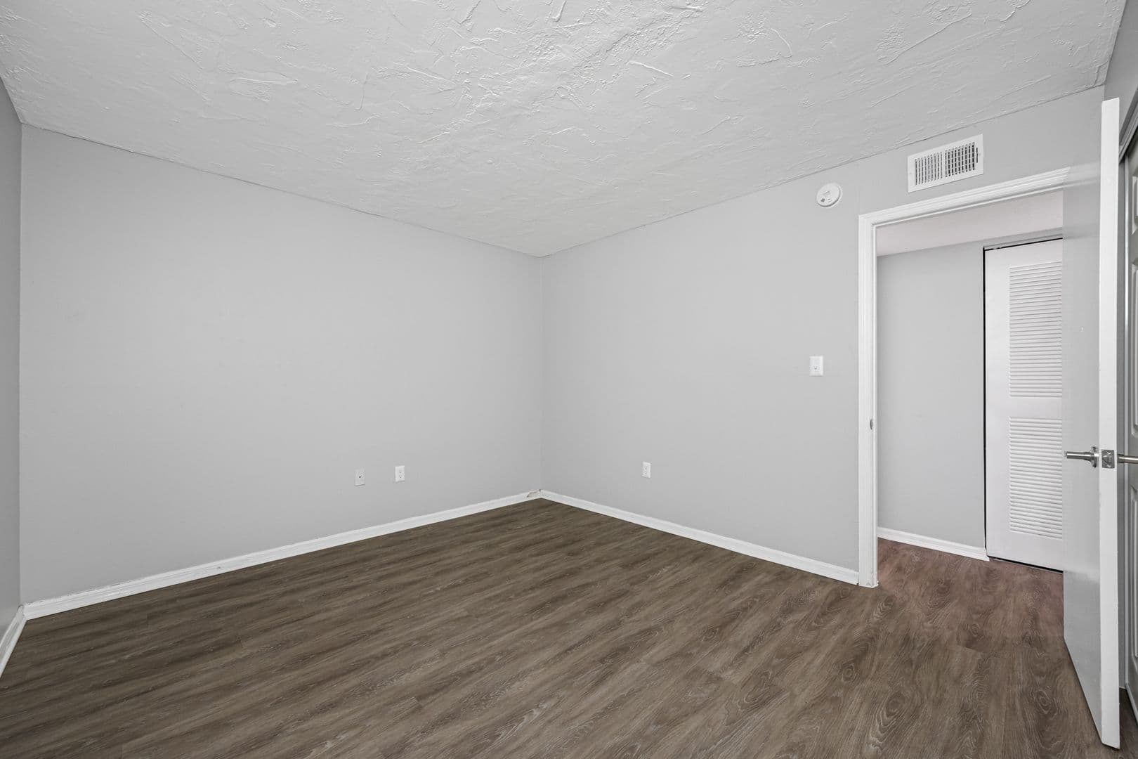 Largo Apartment: 1500 W Bay Dr