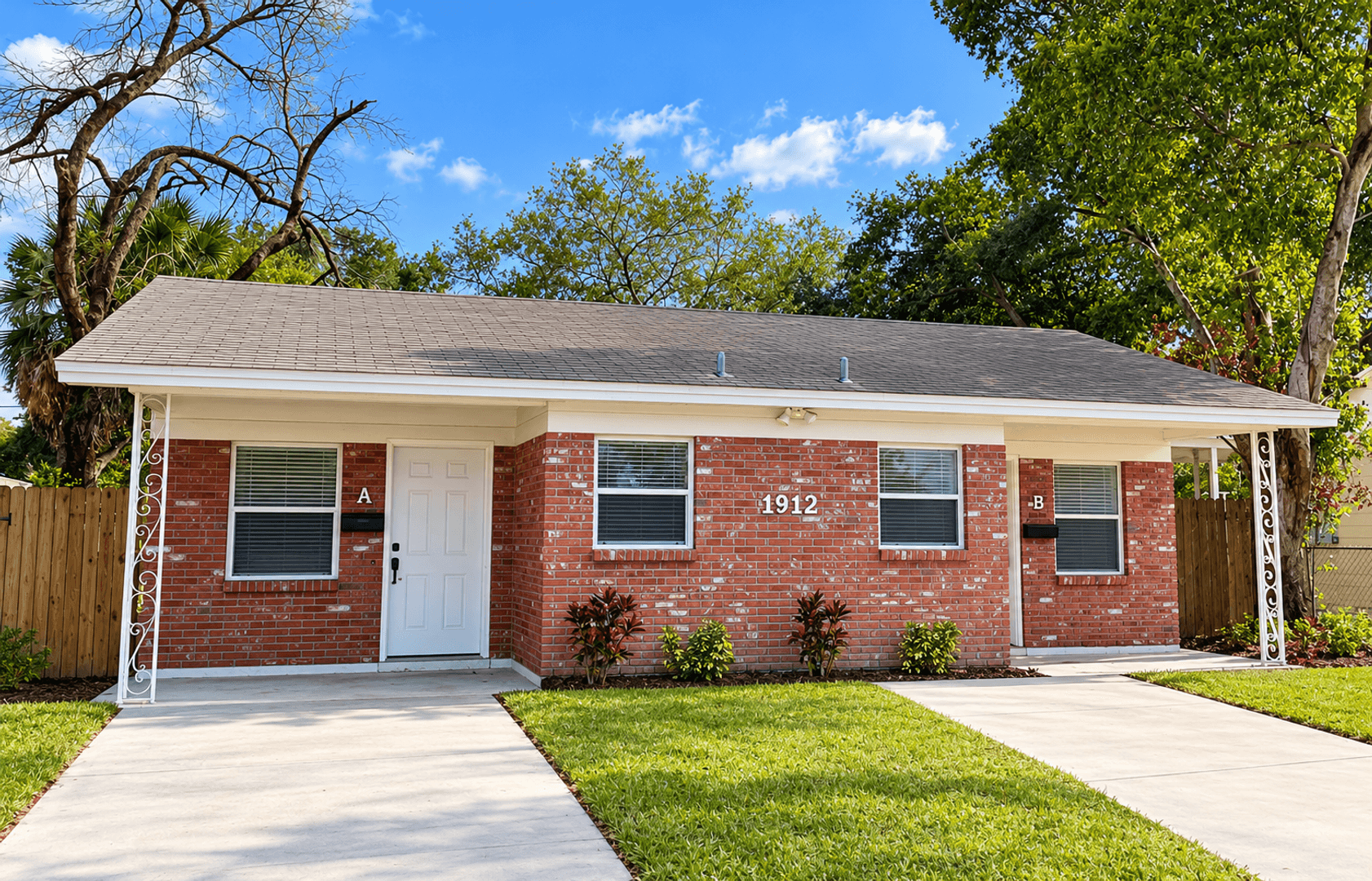Tampa Apartment: 302 W West St