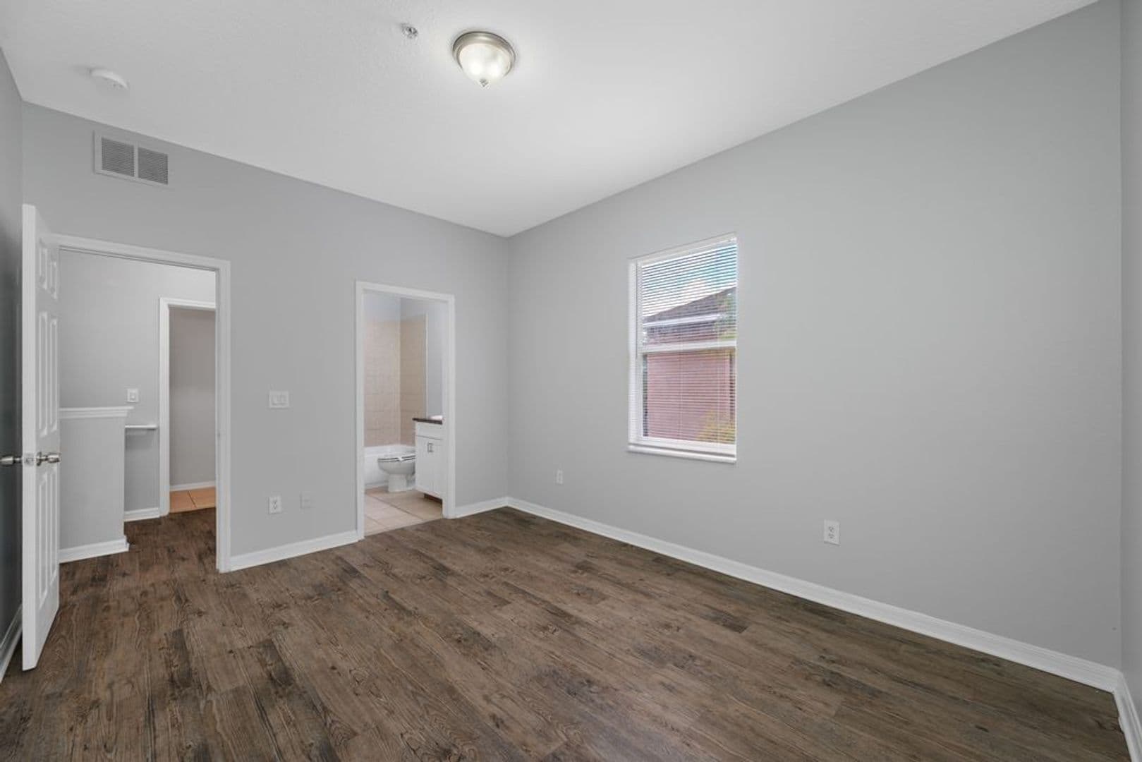 Tampa Apartment: 5709 Las Ventanas Dr