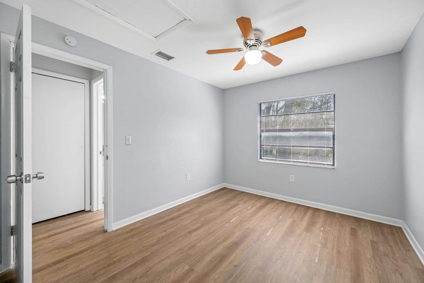 Tampa Apartment: 1308 W Waters Ave