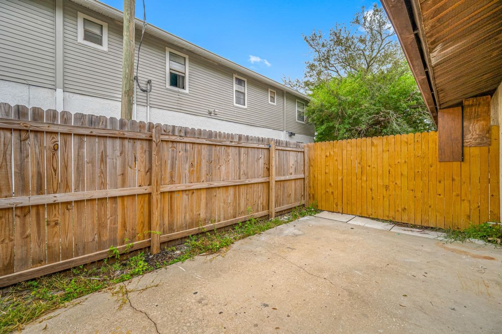 Pinellas Park Apartment: 4520 76th Ave N