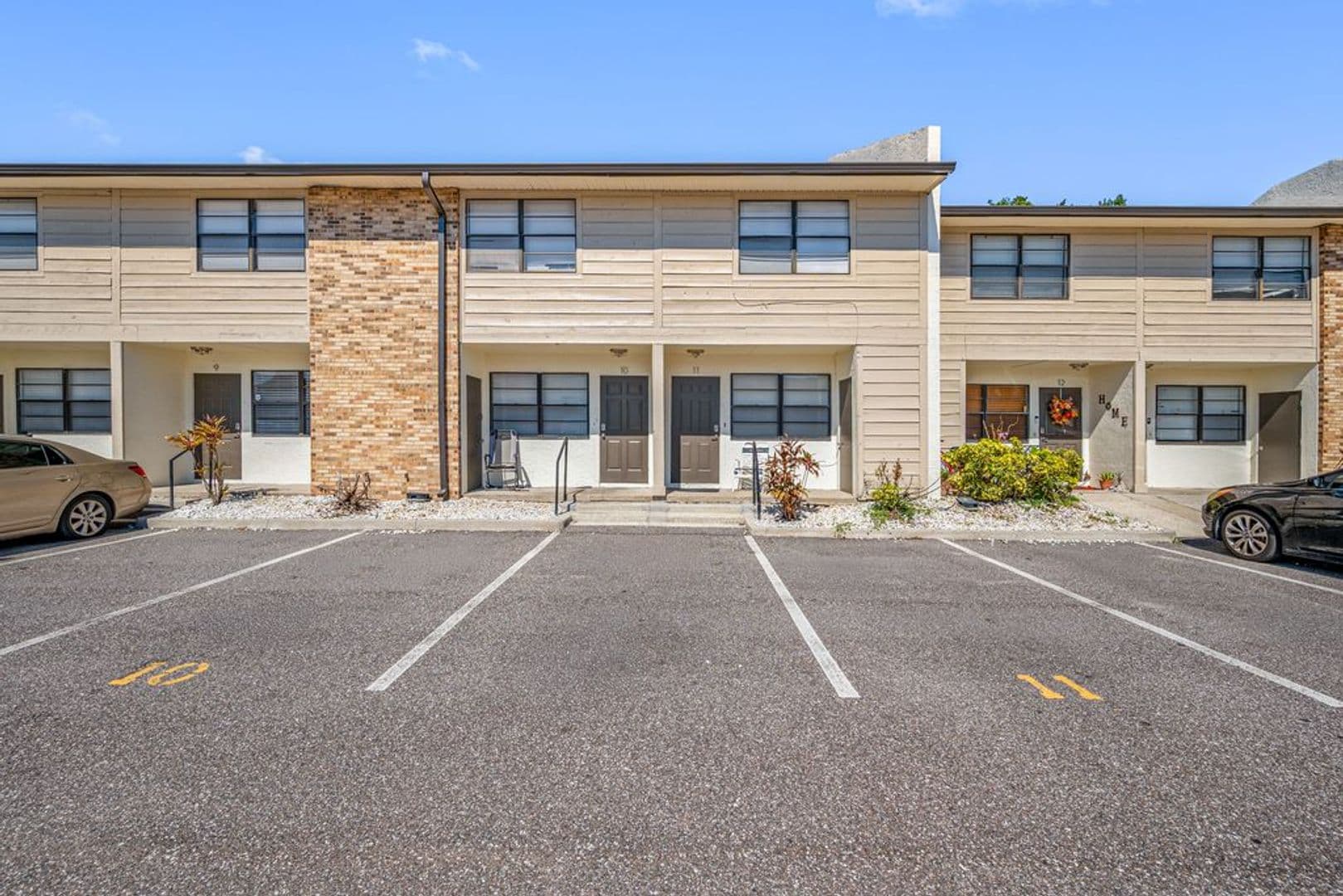 Tampa Townhome: 6119 Memorial Hwy