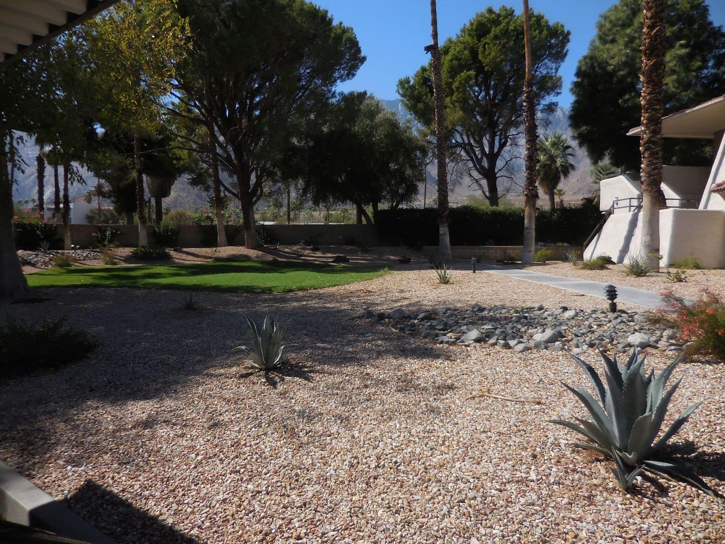 Palm Springs Condo: 2825 N. Los Felices Rd. #216