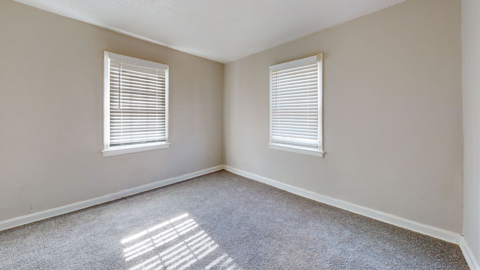 Portsmouth Apartment: 9 Seminole Dr