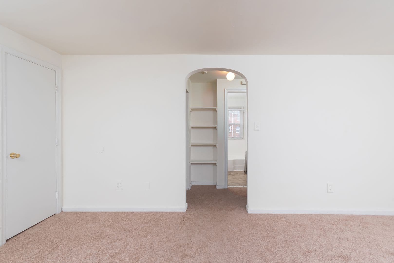Portsmouth Apartment: 9 Seminole Dr