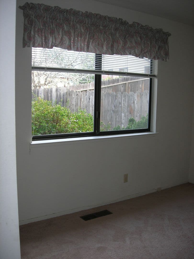 Grass Valley House: 567 Blight Rd