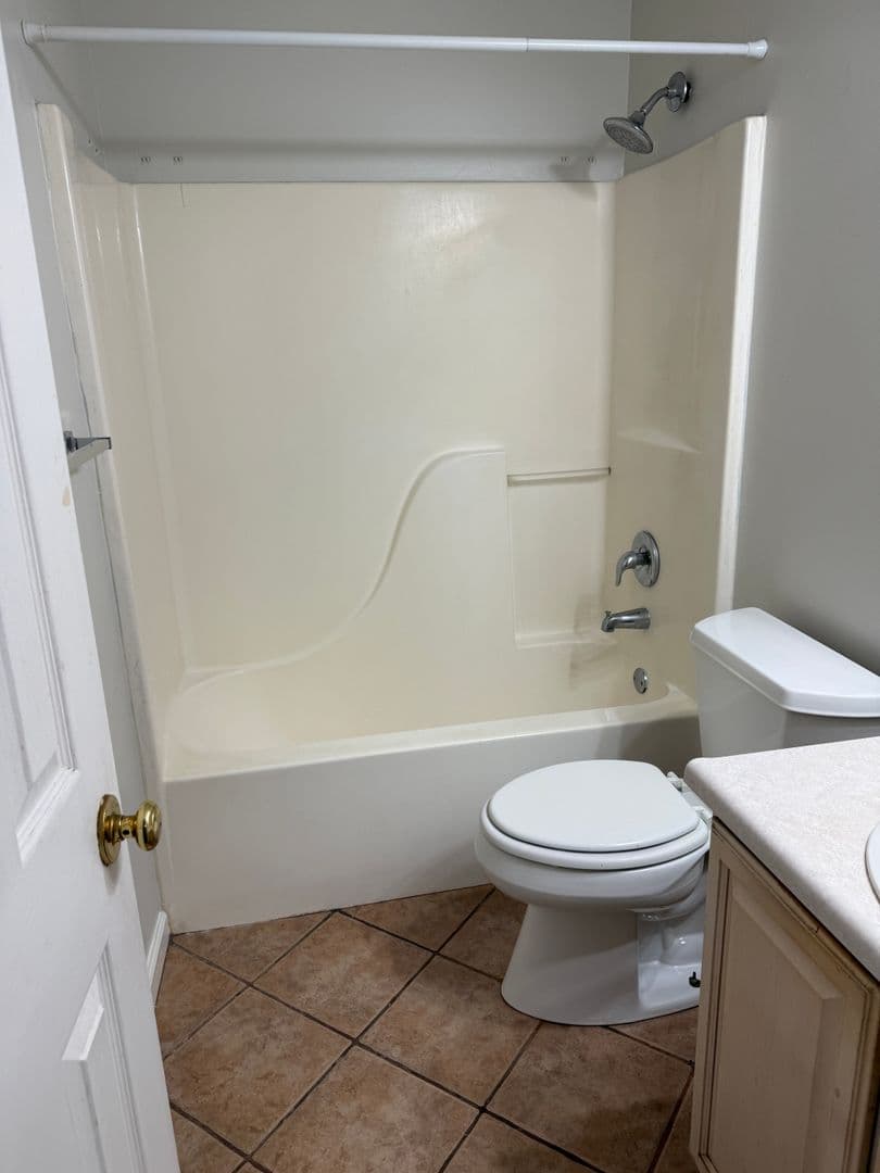 Savannah Condo: 211 Edgewater Rd