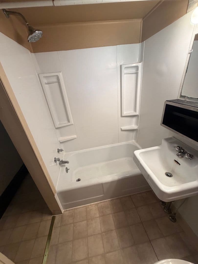 Reading House: 1266 Muhlenberg Street