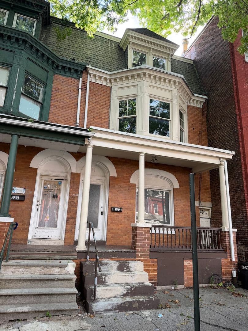 Reading Apartment: 239 S 6th