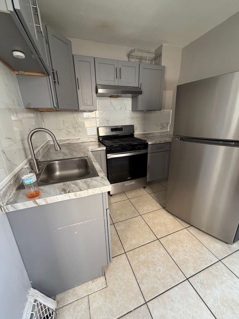 Reading House: 1141 Robeson St