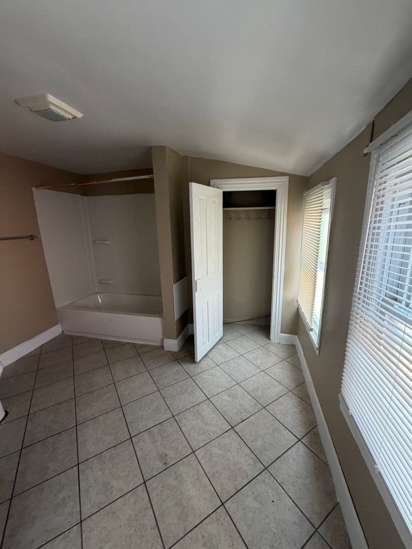 Reading Apartment: 727 Chestnut Street