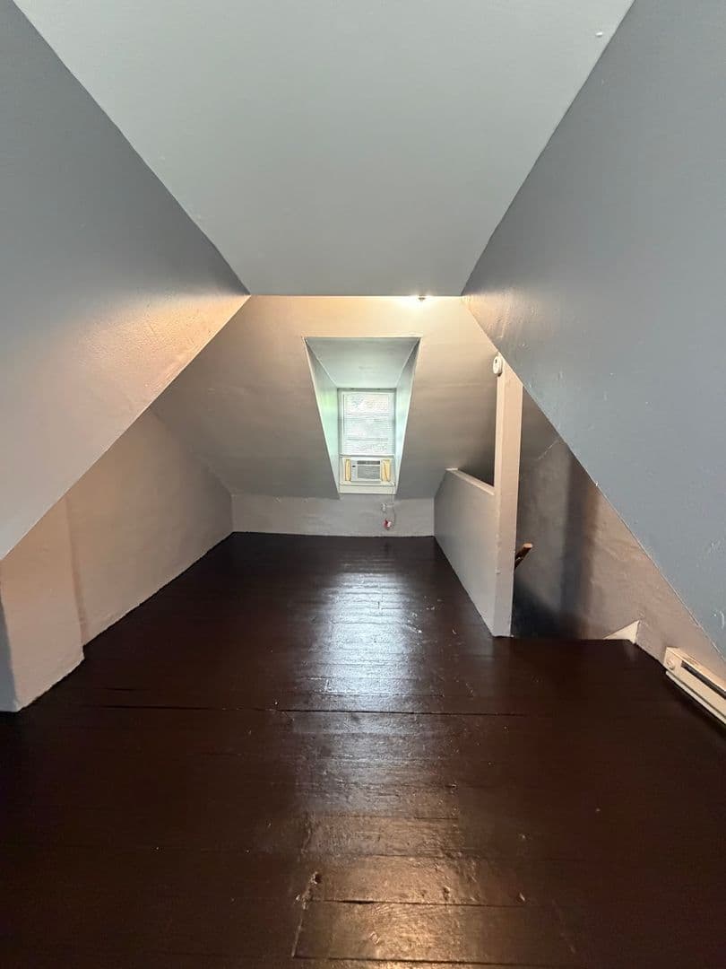 Reading House: 211 Mulberry Street