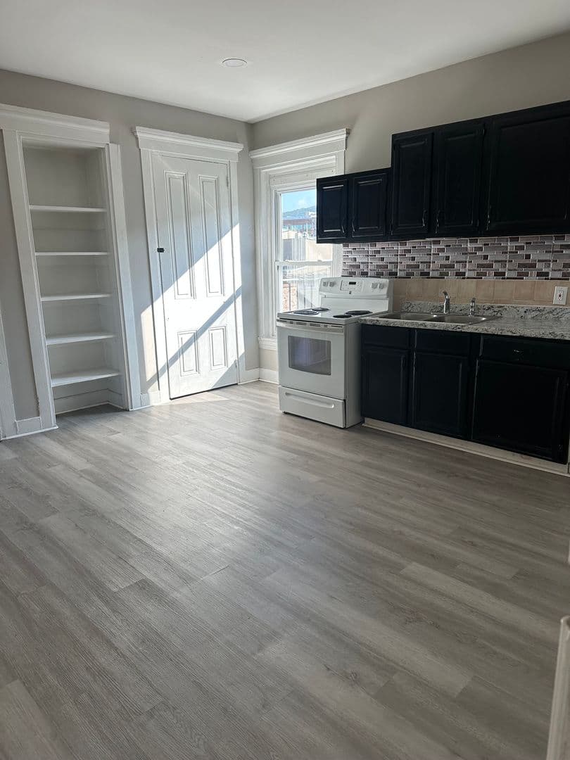 Reading Apartment: 119 S. 5th Street