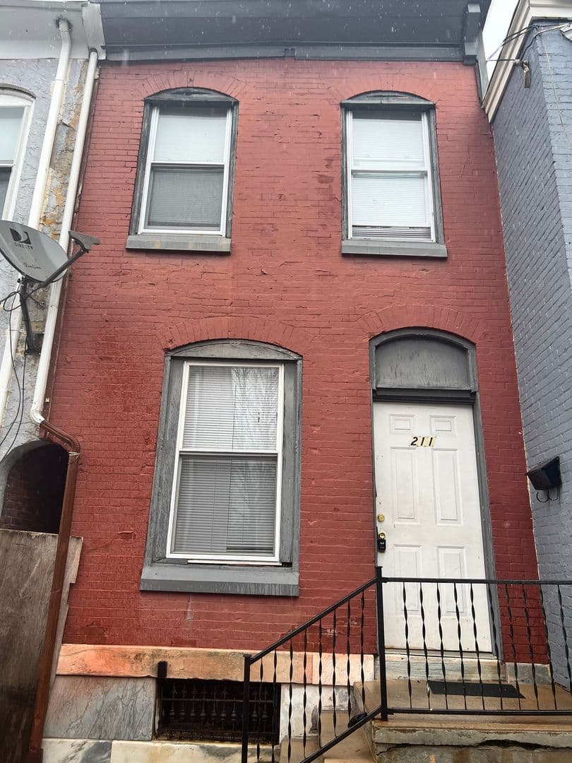 Reading House: 211 Mulberry Street