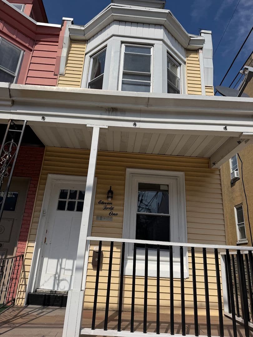 Reading House: 1141 Robeson St