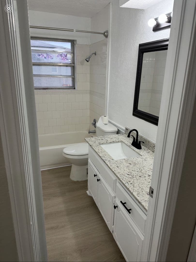 Lawton House: 2606 NE Lake Ave