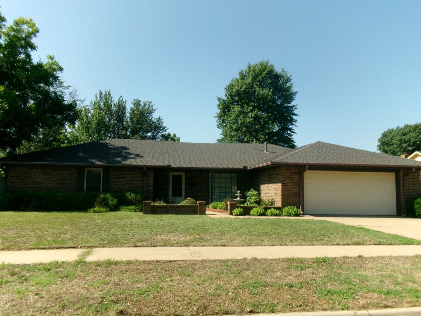 Lawton House: 7136 NW Birch Place