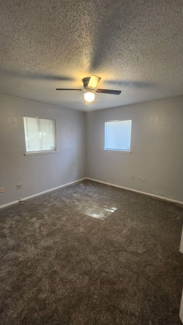 Lawton House: 5519 NW Eisenhower DR