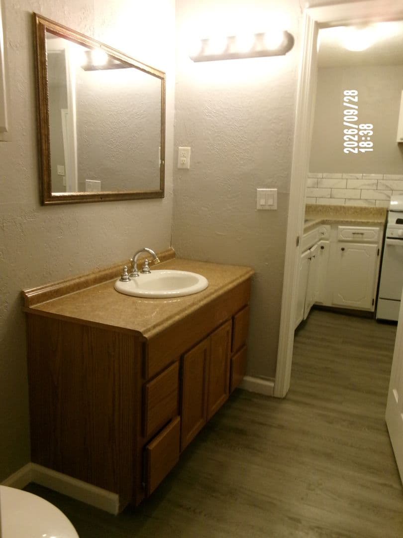 Lawton House: 1413 1/2 Ave Columbia Ave