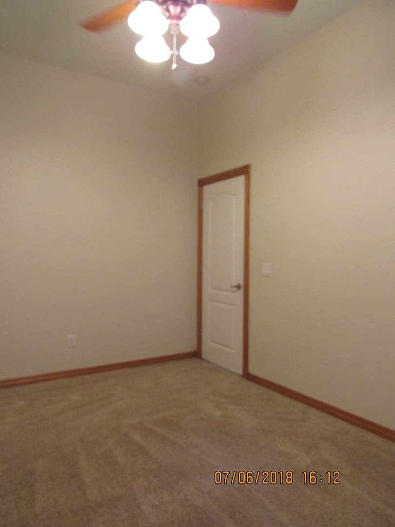 Lawton House: 6904 NW Maple Drive