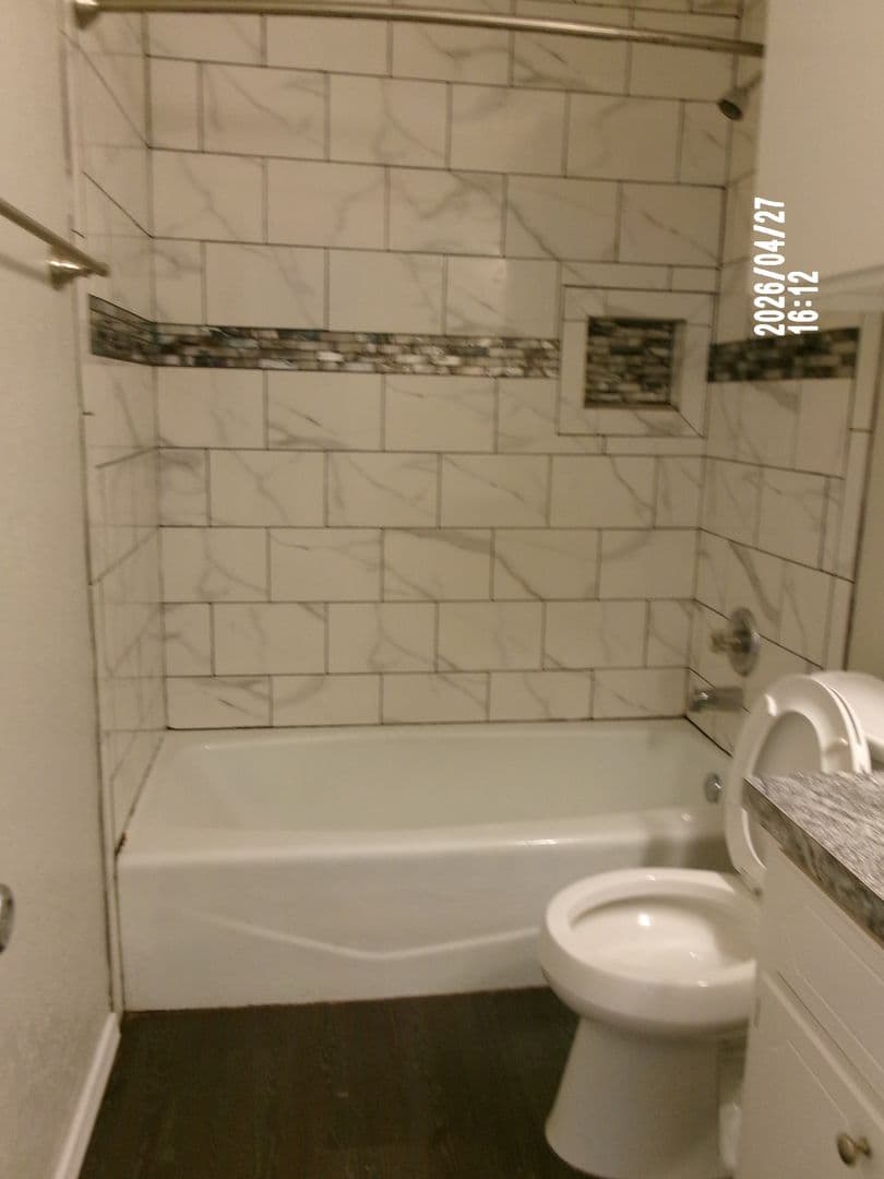 Cache House: 106 N Elk Drive