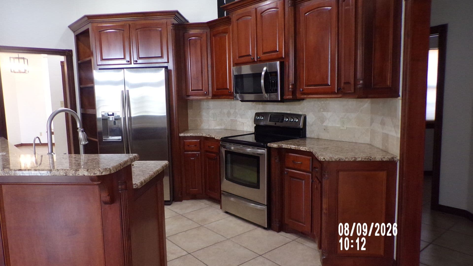 Lawton House: 114 NW Sandy Trail Circle