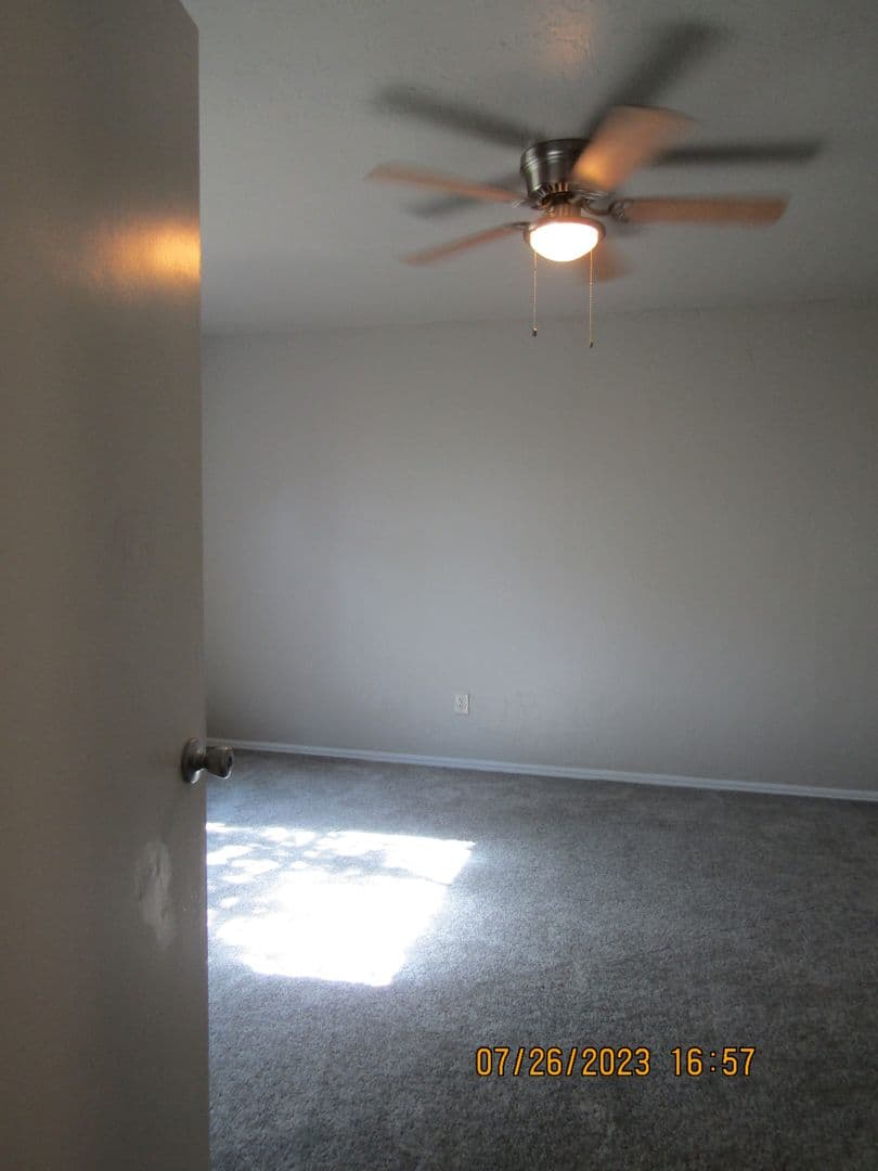 Lawton House: 5406-B NW Sir Brian Ave.