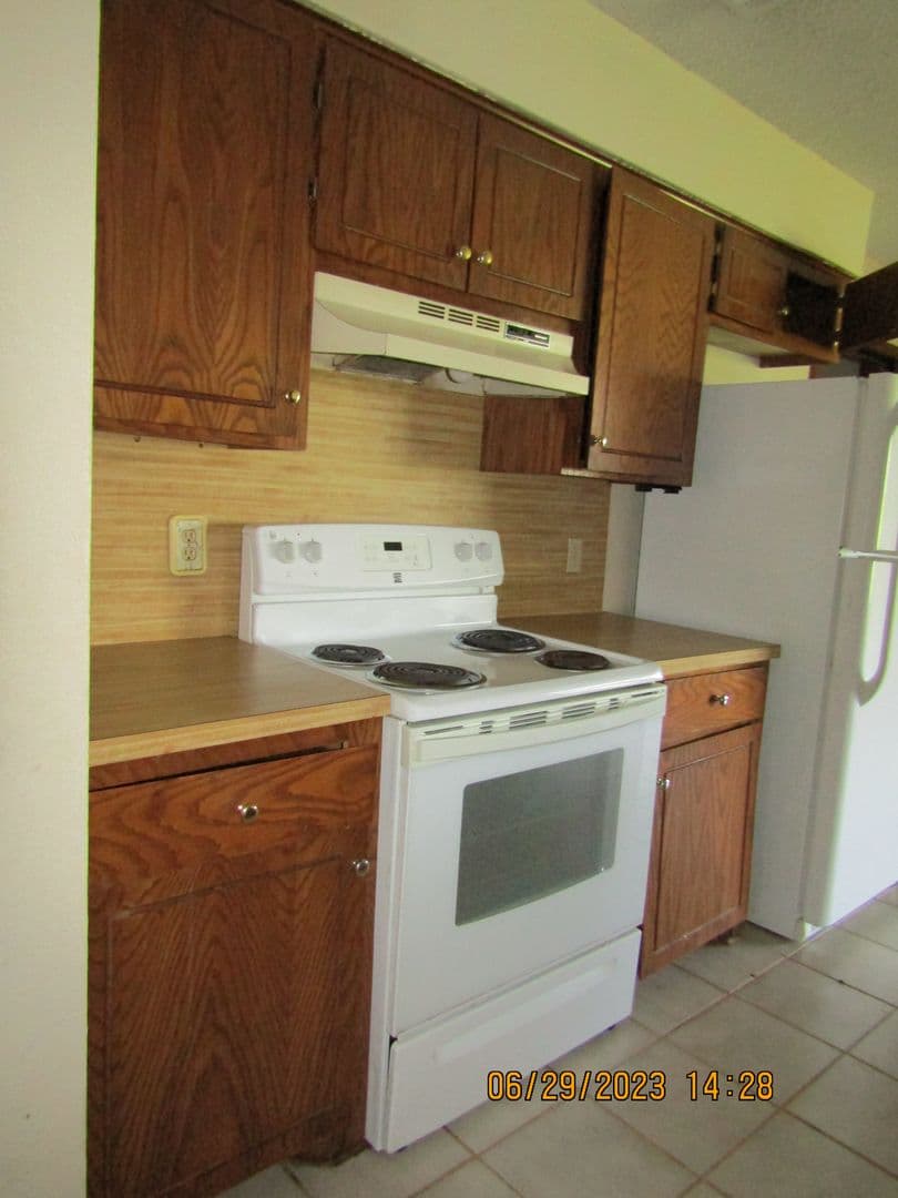 Cache House: 1101 West E Avenue