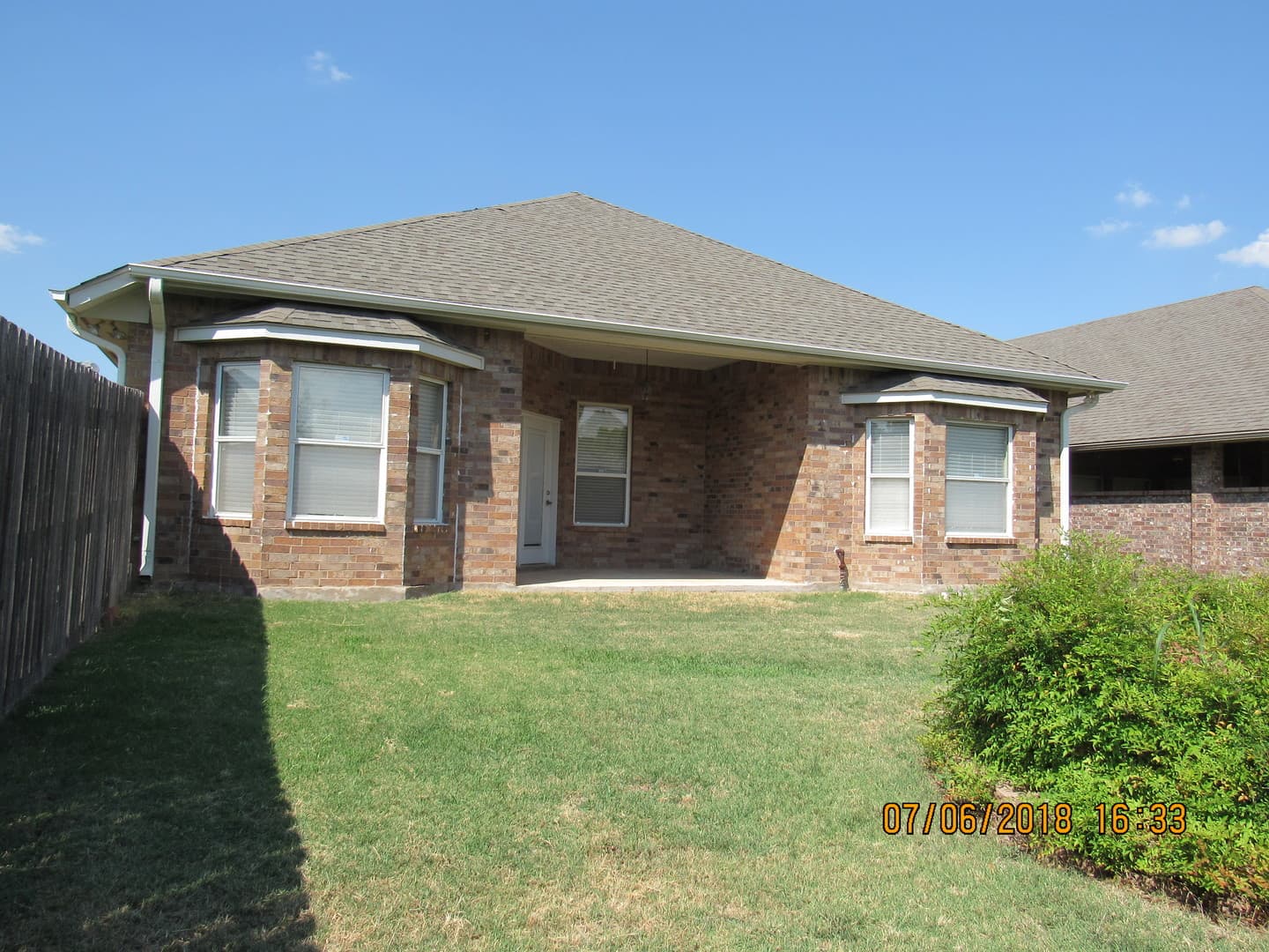 Lawton House: 6904 NW Maple Drive