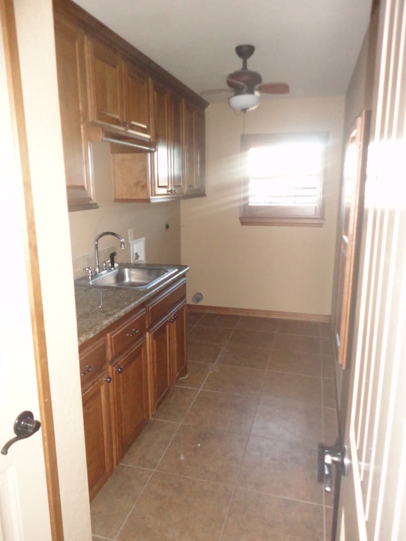 Elgin House: 6611 NE Watts Rd